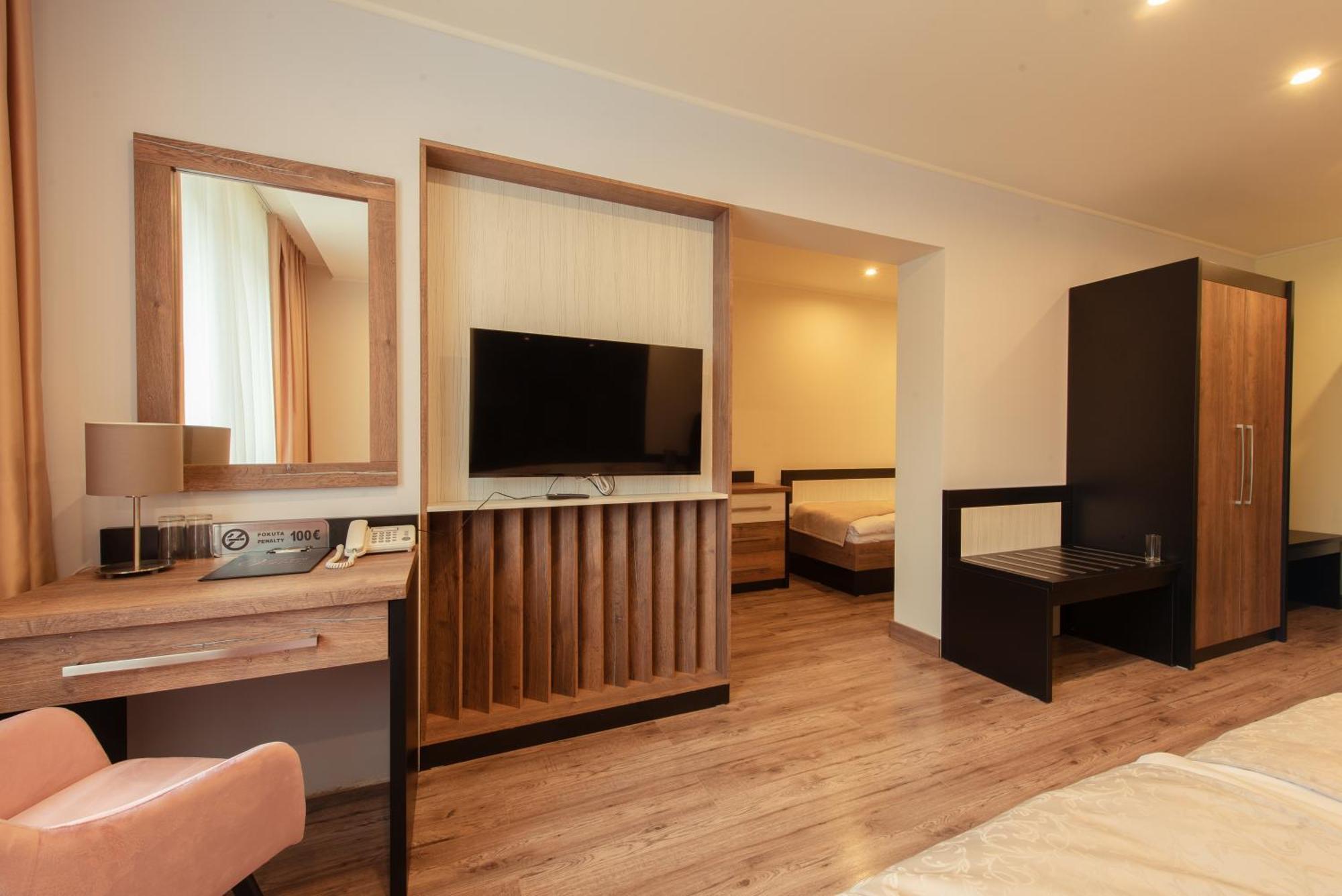 Hotel Viktor Bratislava Buitenkant foto