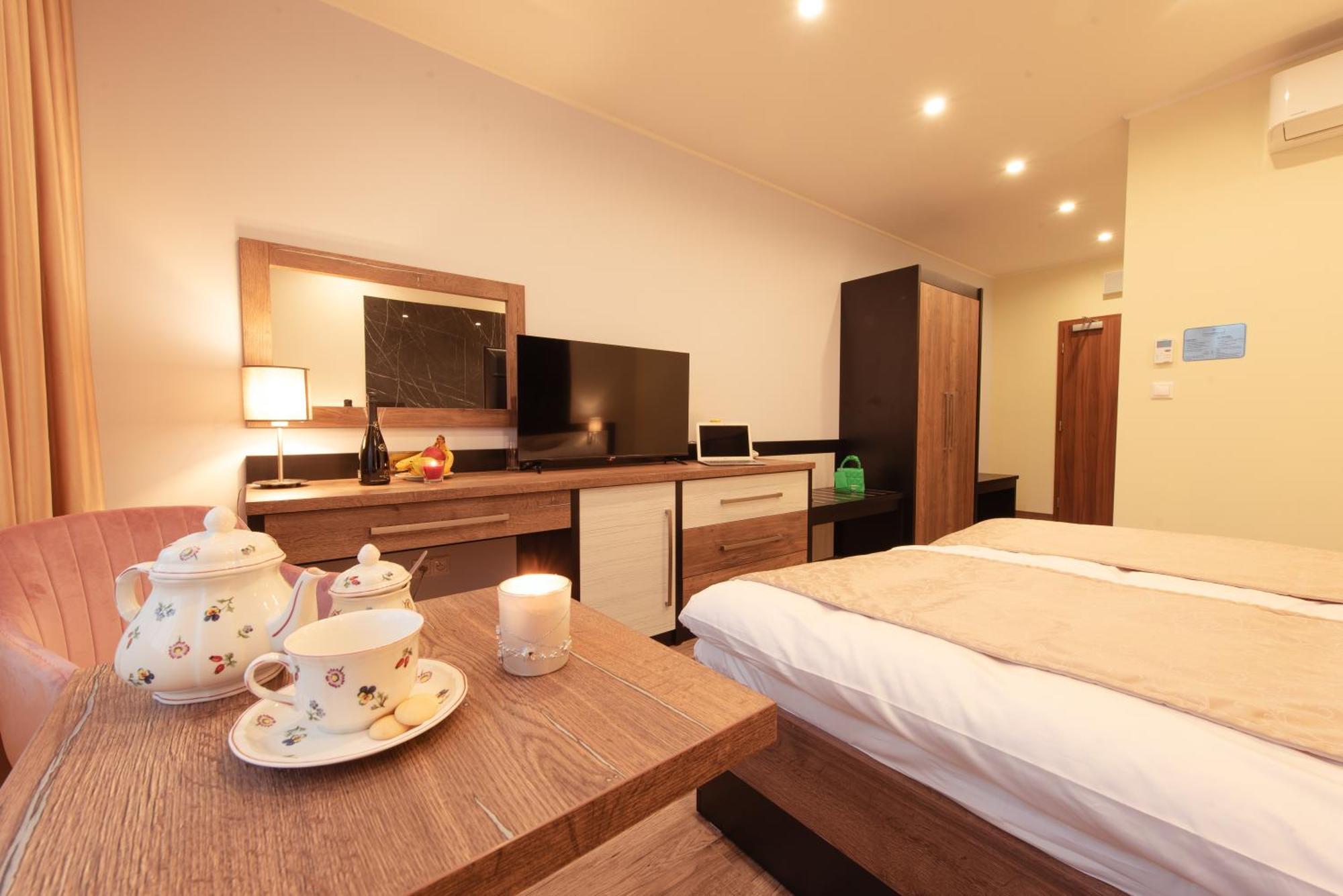 Hotel Viktor Bratislava Buitenkant foto
