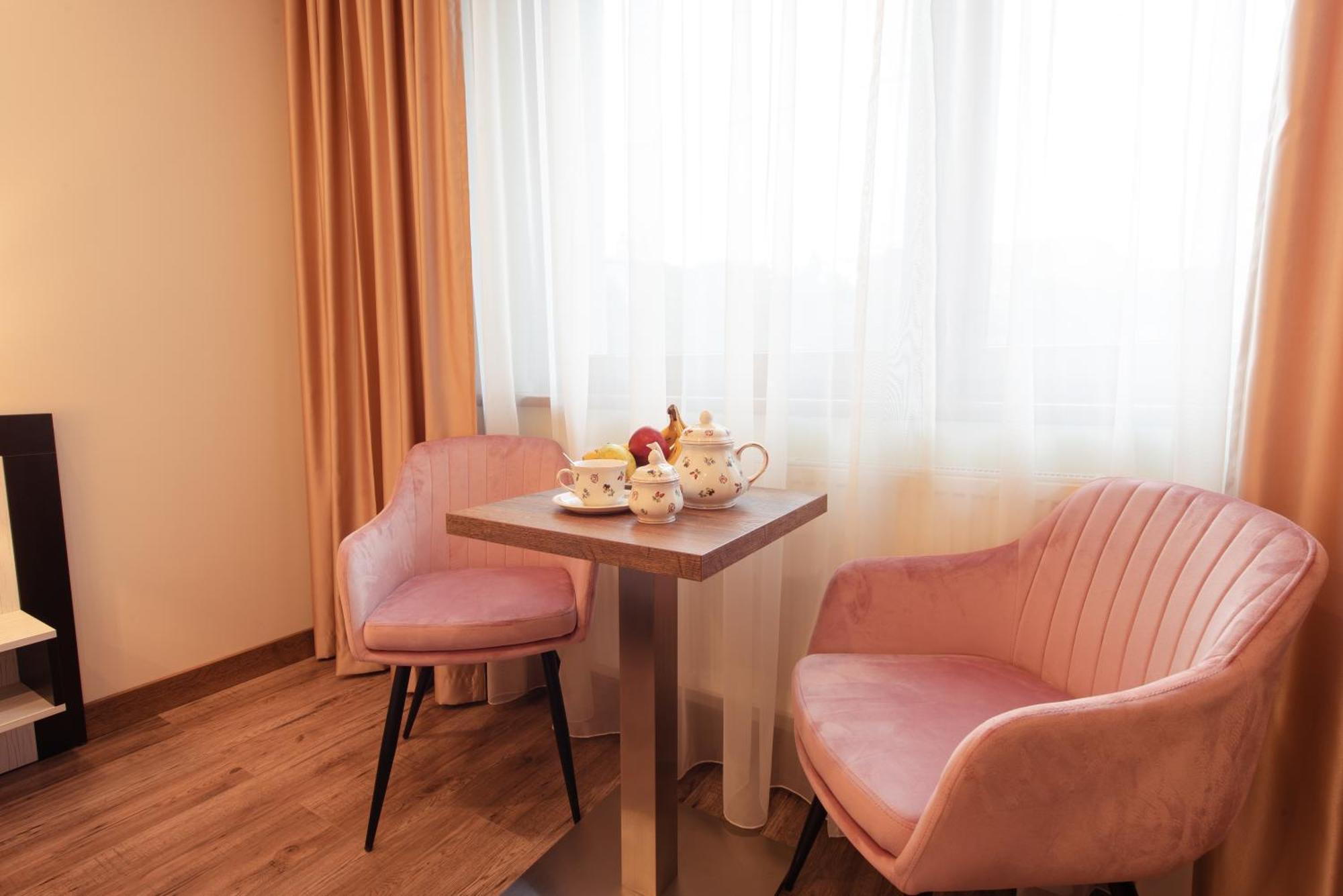 Hotel Viktor Bratislava Buitenkant foto