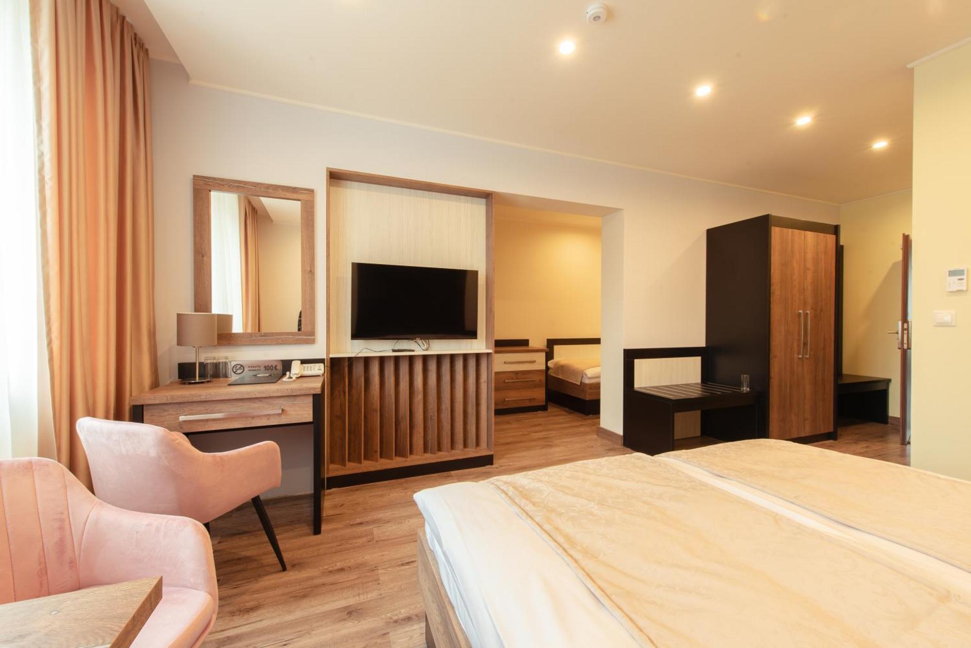 Hotel Viktor Bratislava Buitenkant foto