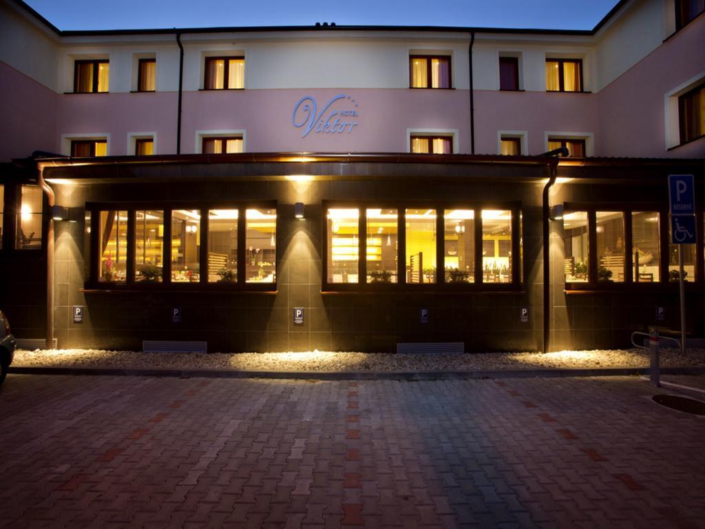 Hotel Viktor Bratislava Buitenkant foto