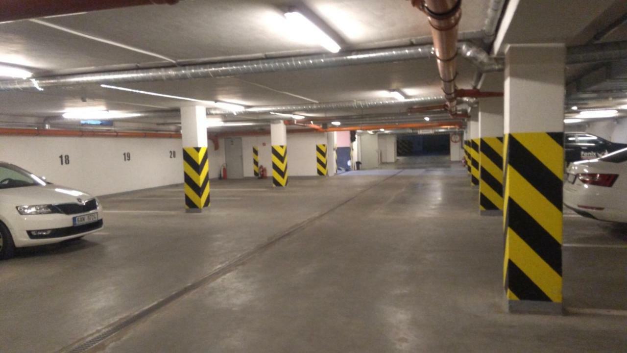 Hotel Viktor Bratislava Buitenkant foto