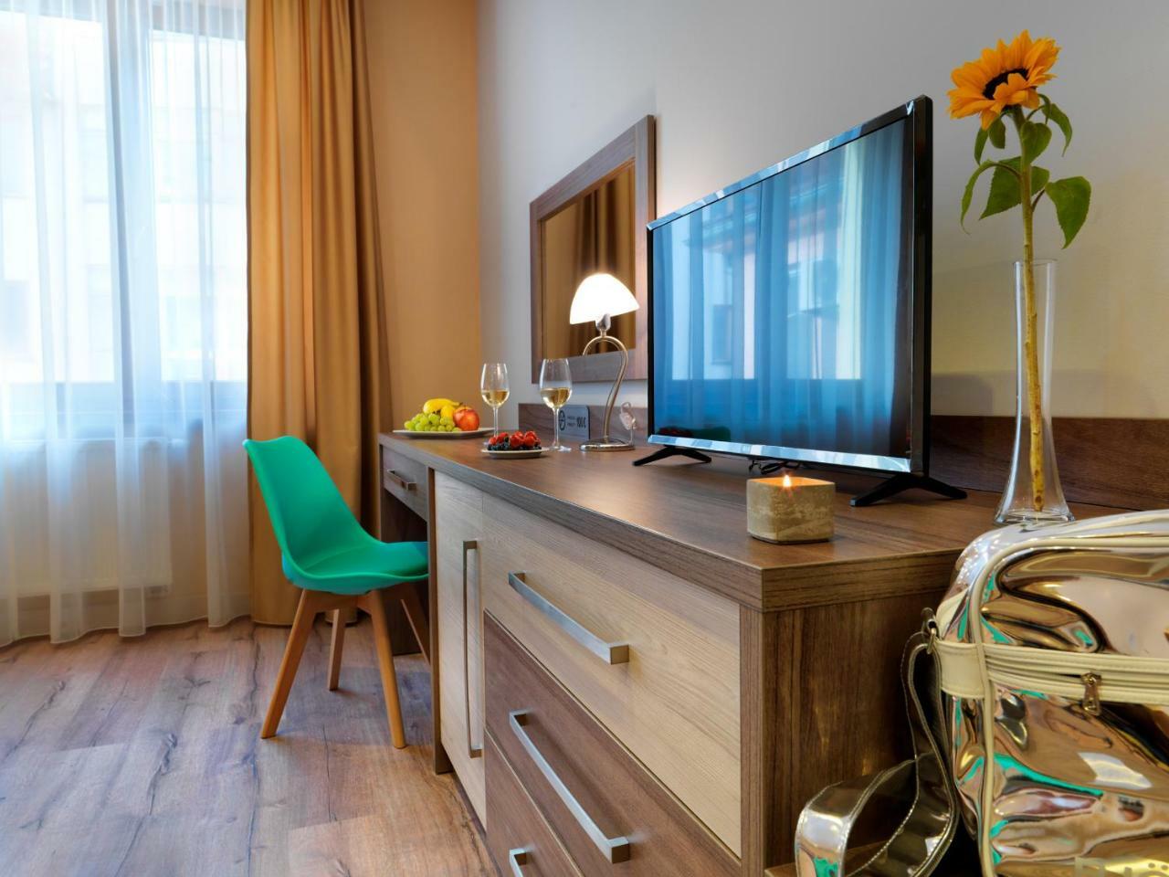 Hotel Viktor Bratislava Buitenkant foto