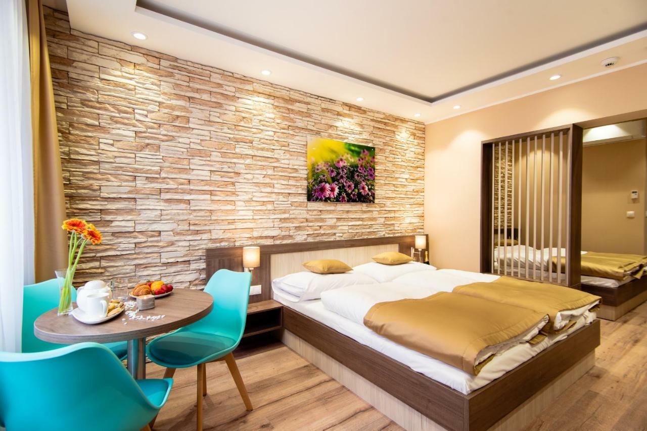 Hotel Viktor Bratislava Buitenkant foto