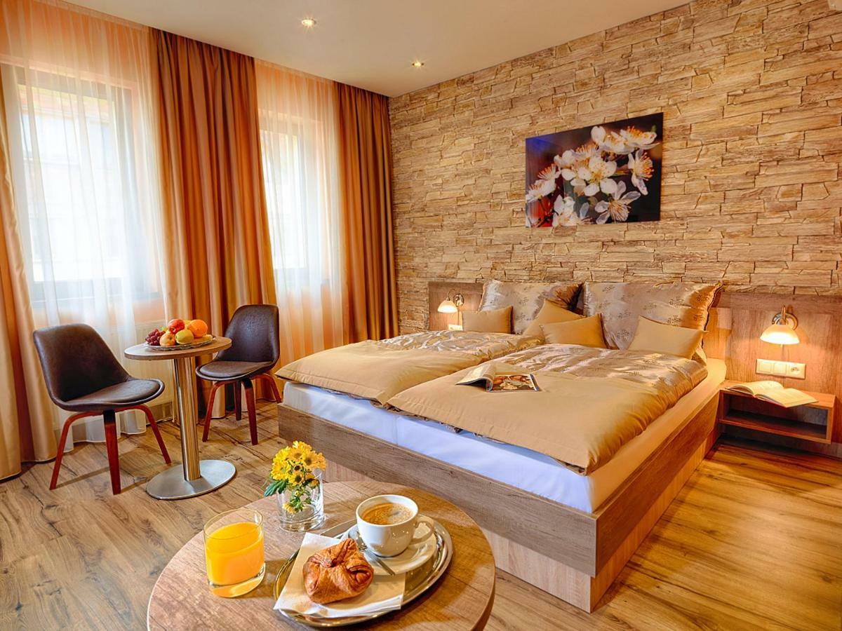 Hotel Viktor Bratislava Buitenkant foto